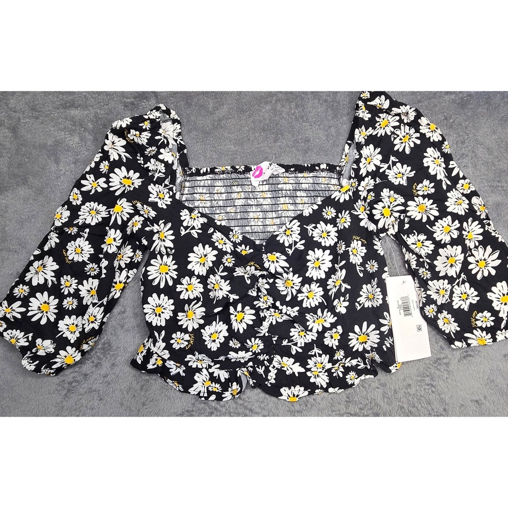 Luv Betsey by Betsey Johnson Daisy Floral 2 Piece Set Crop Top Skirt XS New - Picture 2 of 7